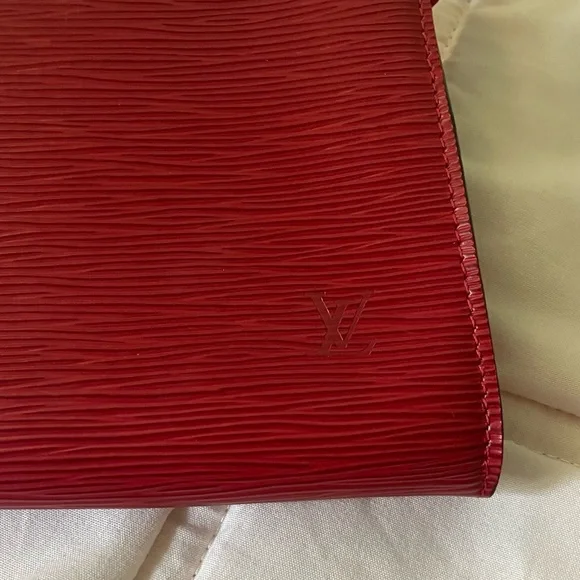 ❗️SOLD❗️Louis Vuitton Red epi Pochette - Picture 2 of 12